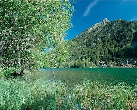 Du Glacier 3*